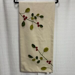 Tag Table Runner Cream wool and felt berries Holiday neutral SZ 14” x 58” EUC